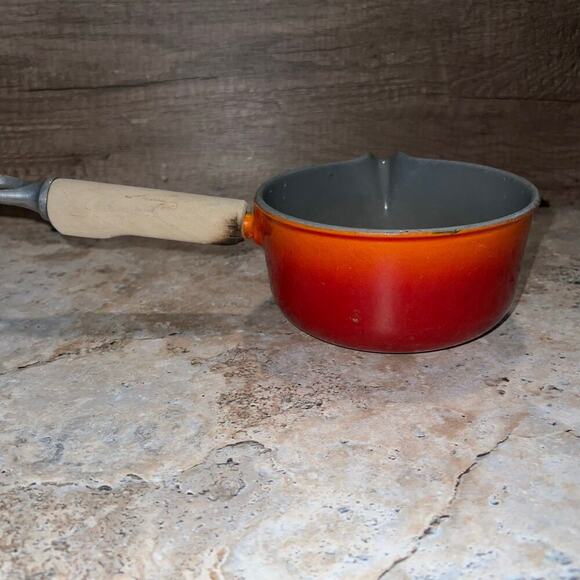 Vintage Le Creuset #14 cm Flame Orange Enamel Cast Iron Saucepan w/ Wood Handle - Picture 5 of 13